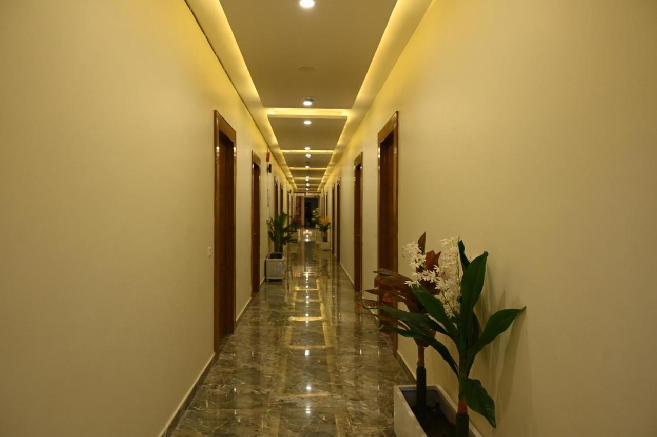 Hotel Vasdaa Grand Dehradun Eksteriør bilde