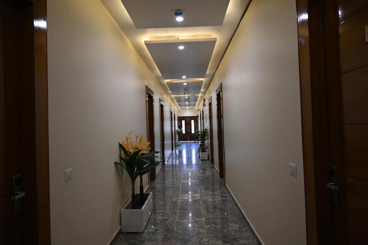 Hotel Vasdaa Grand Dehradun Eksteriør bilde