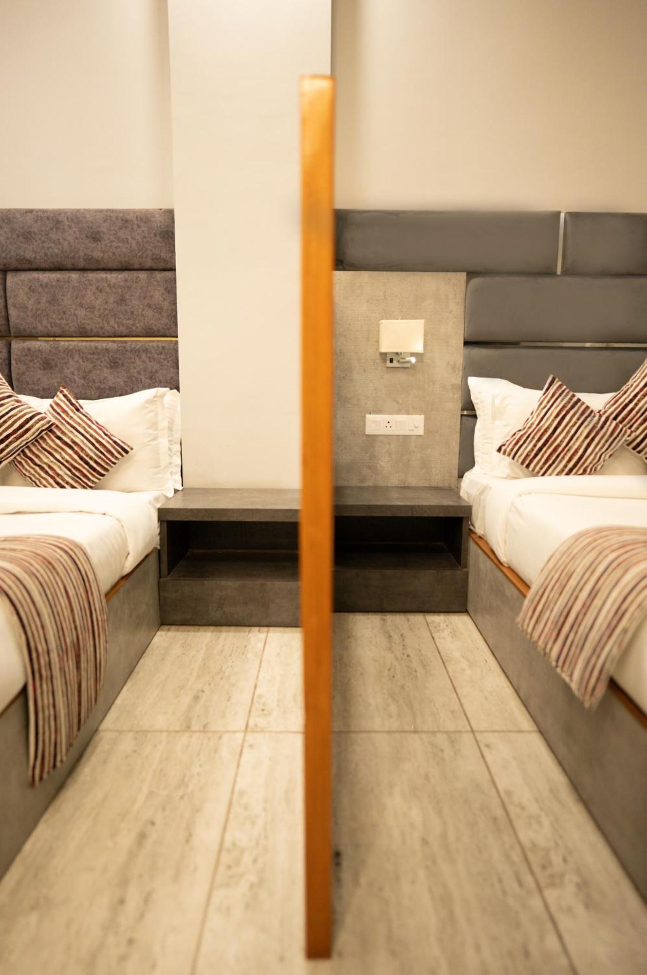 Hotel Vasdaa Grand Dehradun Eksteriør bilde