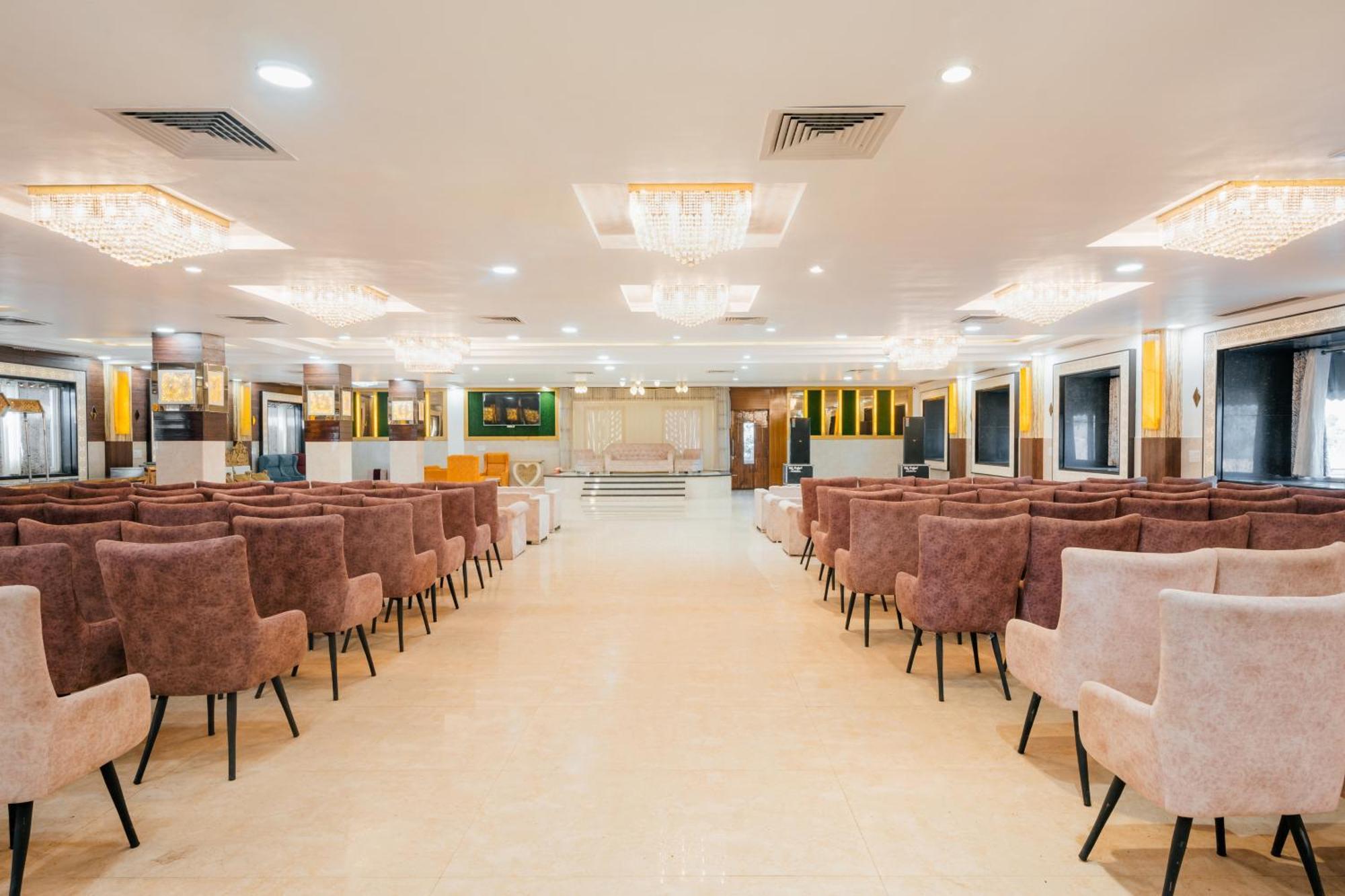 Hotel Vasdaa Grand Dehradun Eksteriør bilde