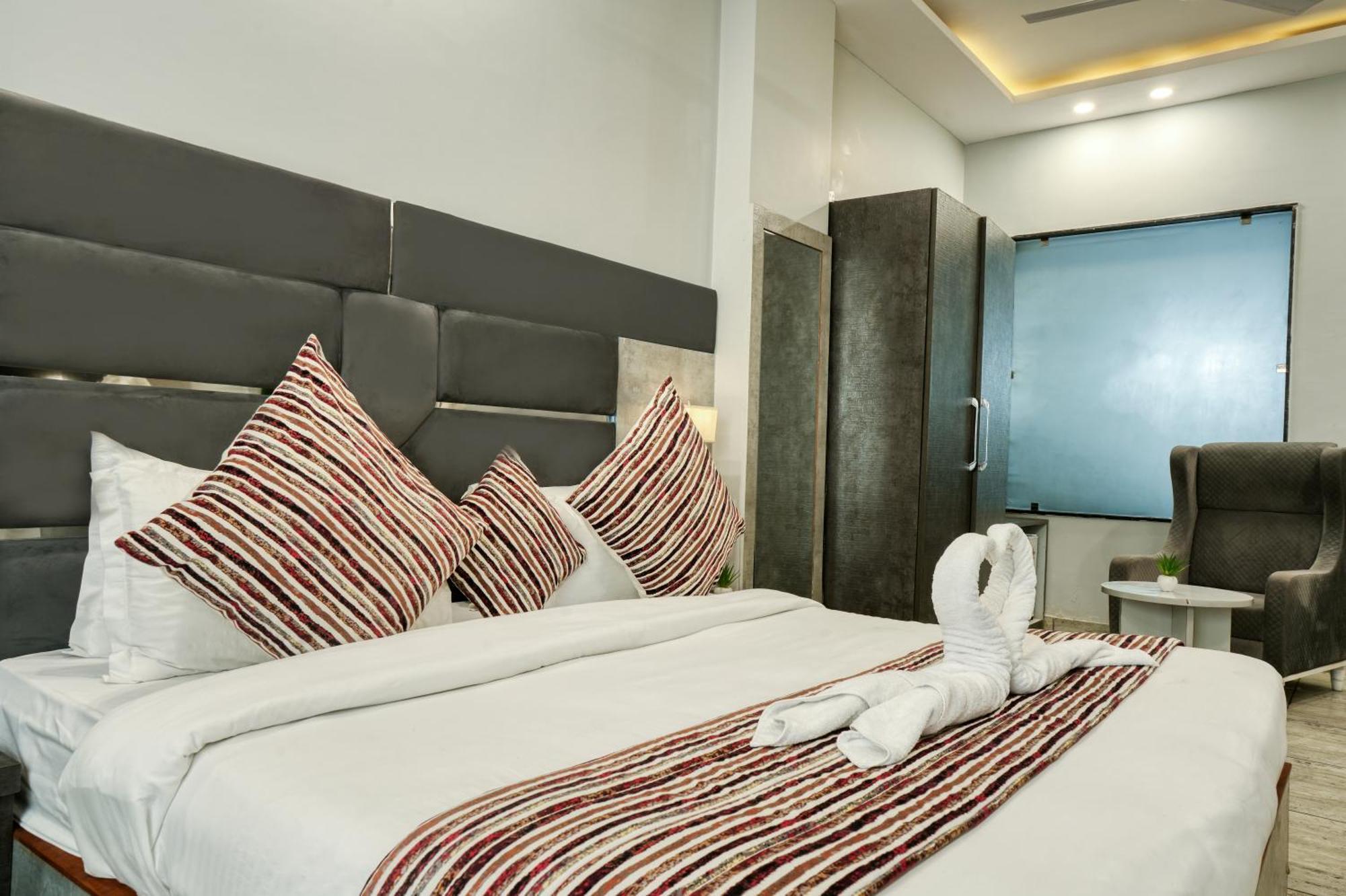 Hotel Vasdaa Grand Dehradun Eksteriør bilde